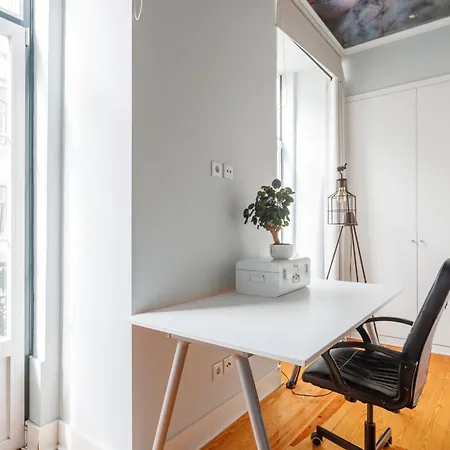 Lovely In Downtown Near Praca Da Figueira Apartment *